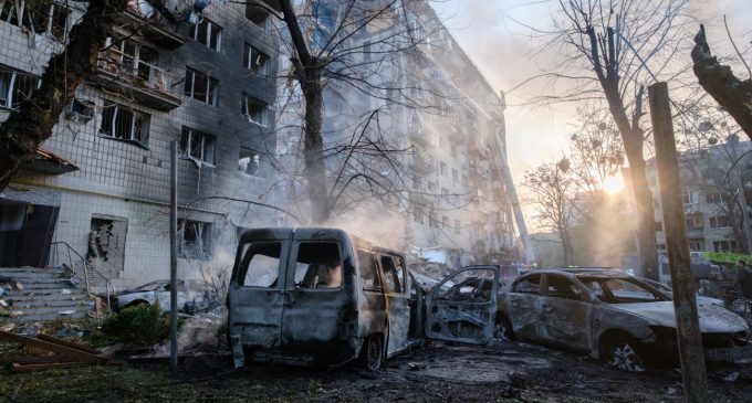 “Врятувала собака”: у Києві хлопець вижив під час атаки РФ завдяки улюбленцю