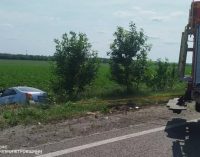 ДТП у Дніпровському районі: водій не впорався з керуванням, автівка злетіла у кювет