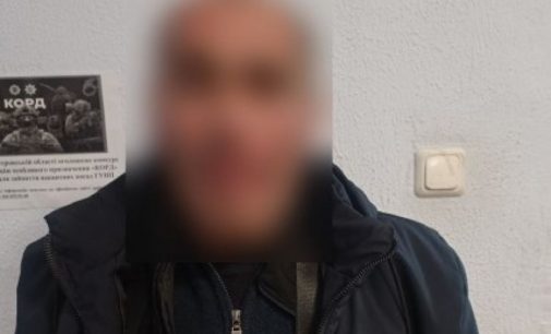 Скоїв хуліганські дії зі стріляниною та незаконно зберігав зброю: слідчі Дніпра повідомили про підозру зловмиснику