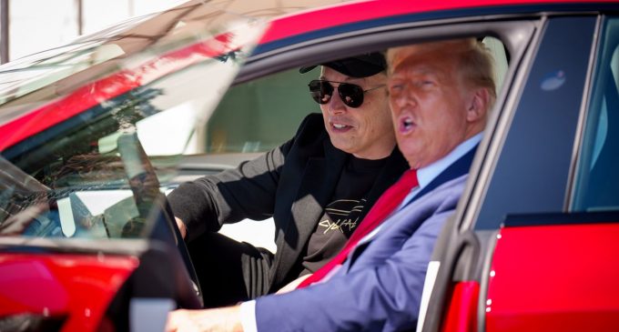 Маск натякнув на шокуючу правду про Трампа у справі мільярдера-педофіла Епштейна