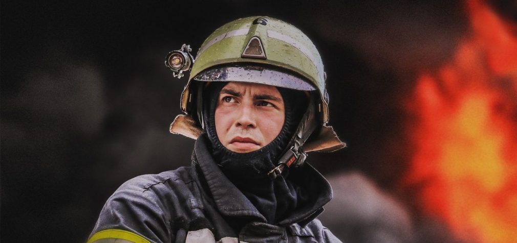 У Києві пролунали вибухи на тлі балістичної атаки