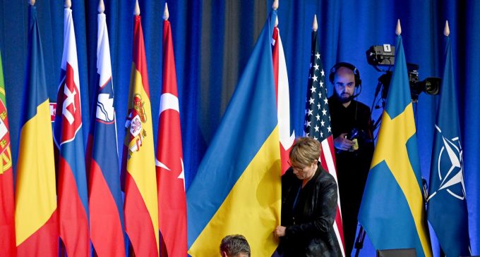 У комюніке саміту НАТО не буде обіцянки прийняти Україну, – Bloomberg