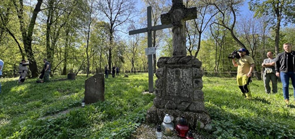 У Мінкульті заперечили фейк про зупинку ексгумації жертв Волині