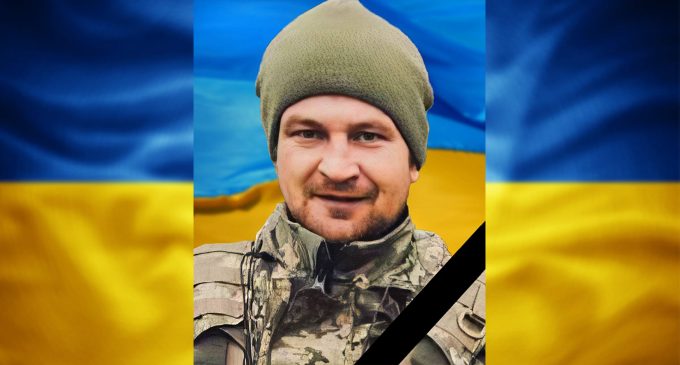 Камʼянське проститься із солдатом Сергієм Мініним