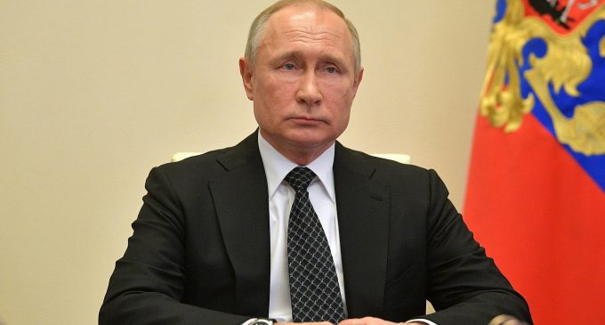 Путін вимагає від України визнати “референдуми” і пригрозив новою війною