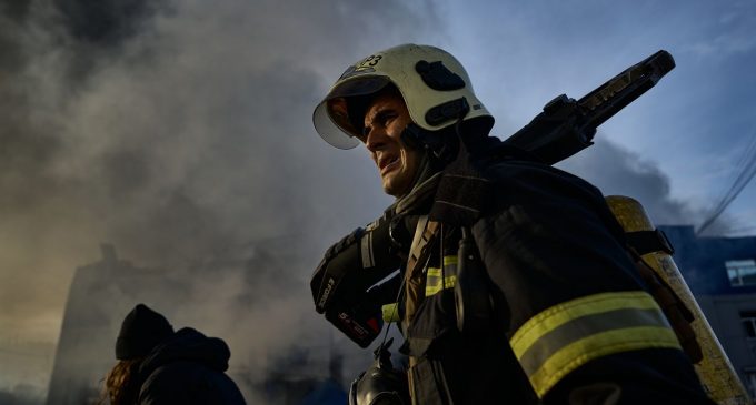 У Харкові пролунали вибухи: місто під атакою безпілотників