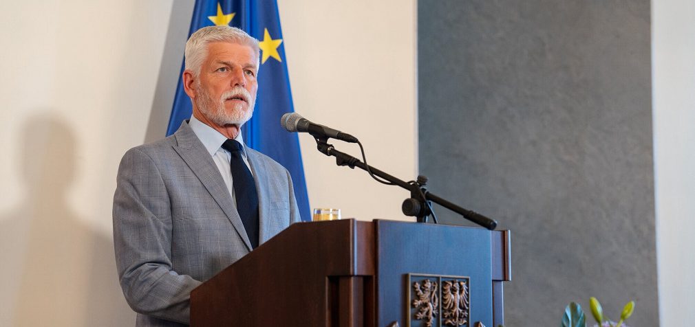 Президент Чехії пояснив скорочення програми саміту НАТО