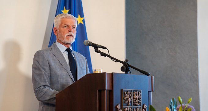 Президент Чехії пояснив скорочення програми саміту НАТО
