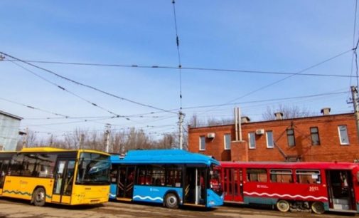 Зміни у графіках: як курсує громадський транспорт у Дніпрі 23 червня