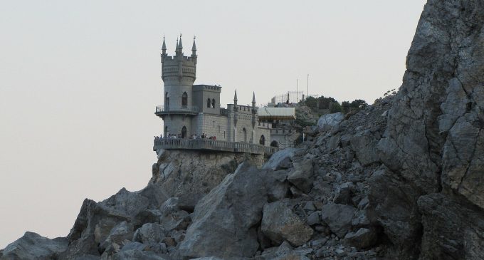 Окупанти завозять до Криму рецидивістів під виглядом туристів – ЦНС