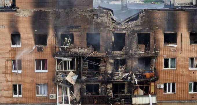 Пожежі, загиблі і постраждалі: фото наслідків найпотужнішої атаки РФ по Харкову