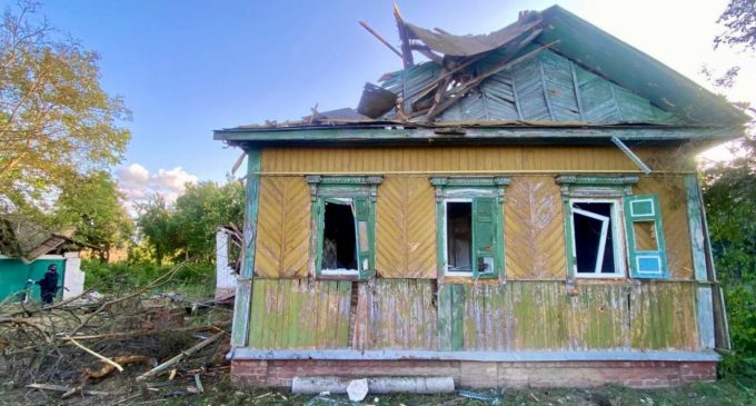 Руйнування будинків та загиблий: РФ атакувала Ніжинський район