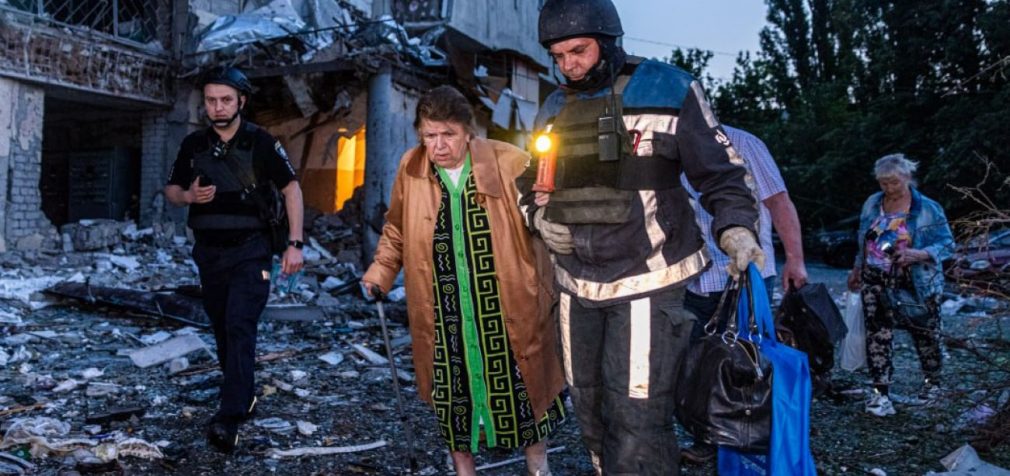 Горіли будинки, магазини і авто: фото наслідків нічної атаки РФ по Харкову