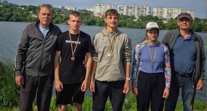 Веслувальники з Камʼянського стали призерами зональних змагань командного чемпіонату України в Умані