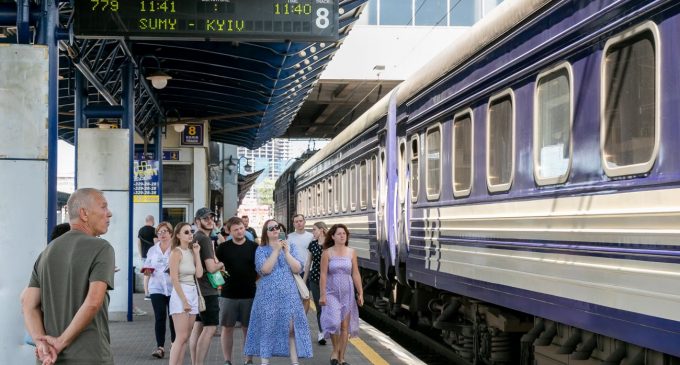 Чи скасовують поїзди до Сум? “Укрзалізниця” роз’яснила ситуацію