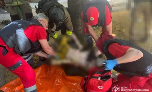 У Нікополі на пожежі вогнеборці врятували чоловіка