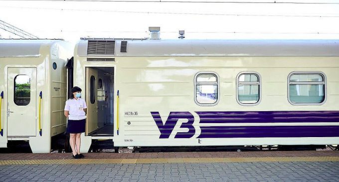 “Укрзалізниця” призначила додатковий поїзд з Києва до Карпат: графік руху