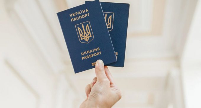 Україна визнає подвійне громадянство: кому дозволено і які обмеження