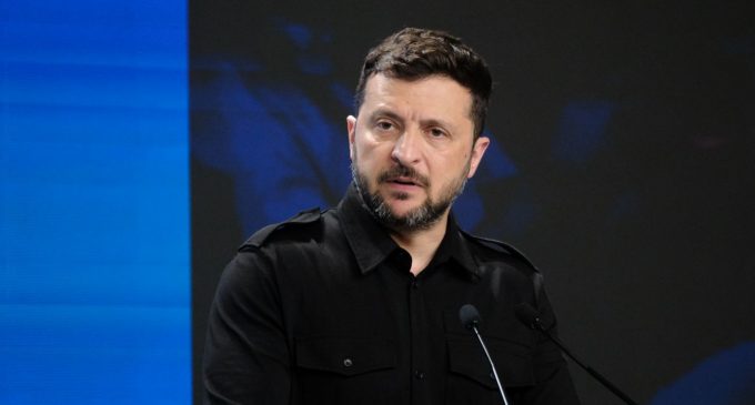 Зеленський різко пройшовся по РФ: біснуваті з “Шахедами” і червоною кнопкою