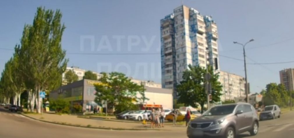 У Запоріжжі водійка під час хвилини мовчання проїхала на заборонний жест регулювальника