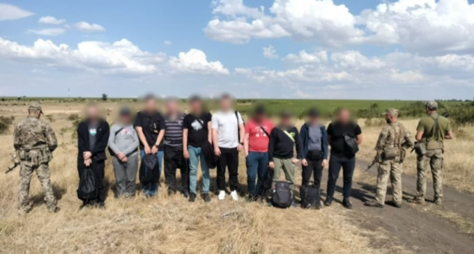 На Одещині затримали десятьох чоловіків, які намагалися незаконно перетнути кордон: серед втікачів жителі Дніпропетровщини