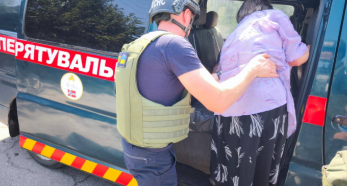 Ворог обстріляв Нікопольський і Синельниківський райони Дніпропетровщини: є руйнування та постраждалі