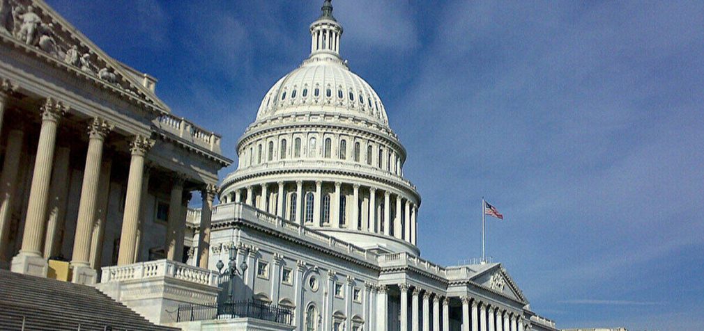 У Палаті представників США закликали відновити постачання зброї Україні