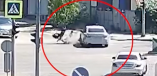 На Запорізькому шосе у Дніпрі зіткнулися Subaru та мотоцикл: постраждав водій двоколісного