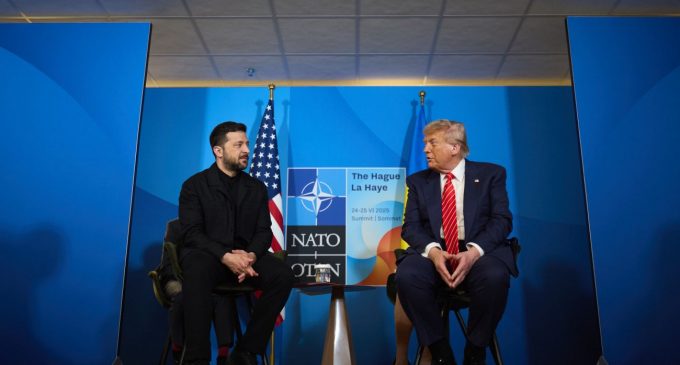 Зеленський і Трамп можуть зідзвонитися на тлі паузи у допомозі США: що відомо