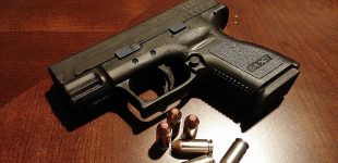 У Києві велосипедист стріляв з пістолета в авто: причина
