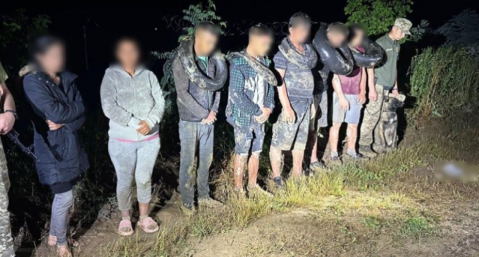 На Закарпатті двоє жінок допомагали пʼятьом ухилянтам втекти з країни: прикордонники зупинили групу порушників