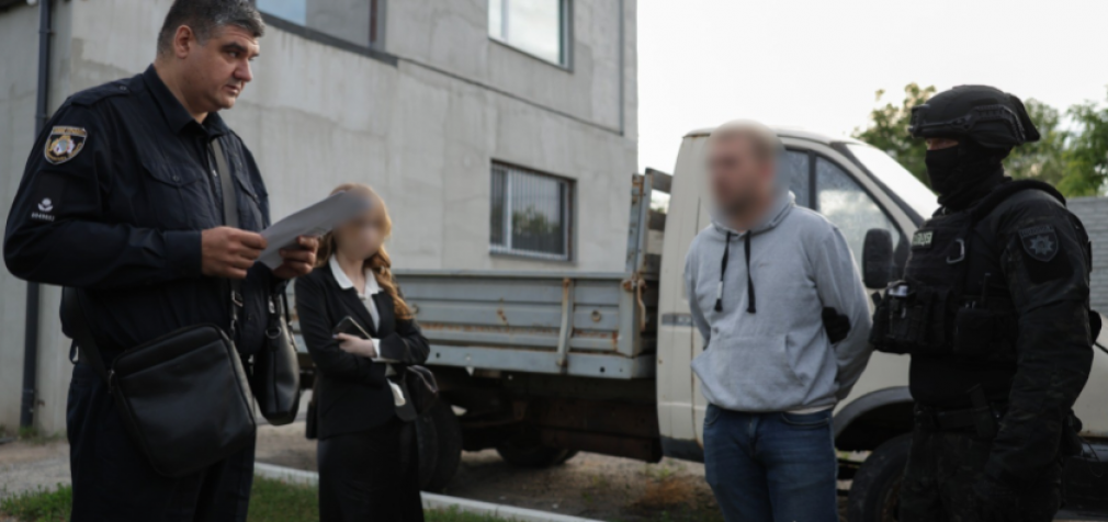 «Сімейний підряд»: у Дніпрі викрили масштабну схему підробки офіційних документів