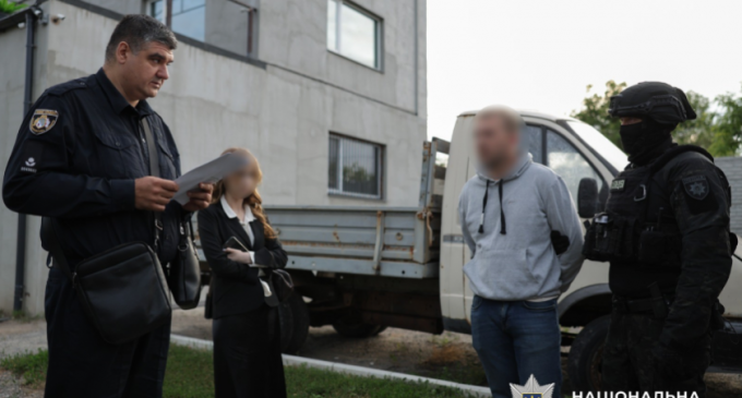 «Сімейний підряд»: у Дніпрі викрили масштабну схему підробки офіційних документів