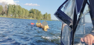 У Дніпрі водний патруль врятував жінку з дітьми, яких віднесло вітром на байдарках