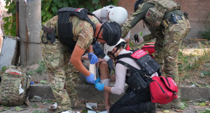 Ворожі шахеди влучили поряд з будівлею ТЦК у Запоріжжі: подробиці