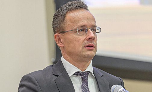 Сійярто поскаржився, що Україна та ЄС заважають мирним планам Трампа