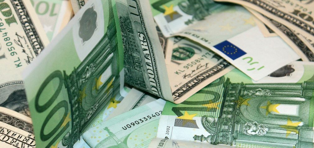 Українці збільшили купівлю іноземної валюти в банках – НБУ