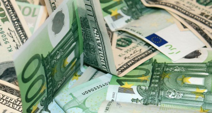 Українці збільшили купівлю іноземної валюти в банках – НБУ