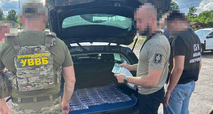 Затримано військового, який намагався налагодити продаж фіктивних медвисновників