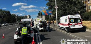 У Києві маршрутка влетіла у вантажівку: постраждали 9 людей
