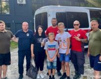 Поліцейські допомогли двом братам виїхати з прифронтової Нікопольщини до більш безпечного місця