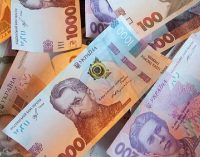 Реальні зарплати в Україні впали до довоєнного рівня через інфляцію
