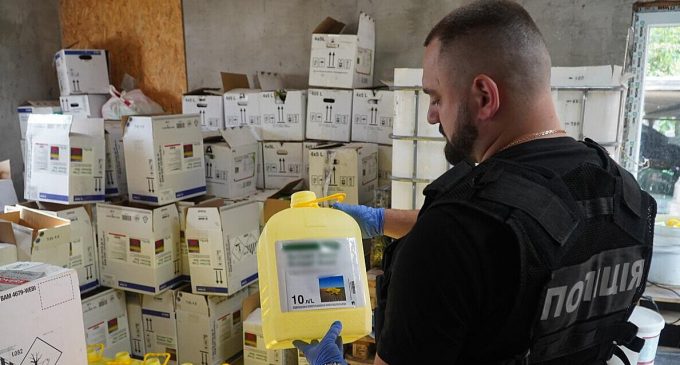 В Україні нелегально виготовляли агрохімічну продукцію, вилучено на 100 млн фальсифікату