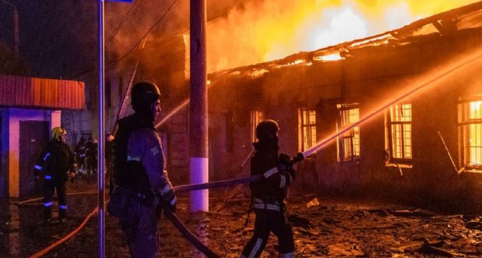 Пожежі, поранені та руйнування: з’явились фото наслідків обстрілу Харкова та області