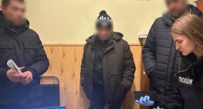7 років за ґратами: у Дніпрі засудили чоловіка, який пограбував 71-річну жінку