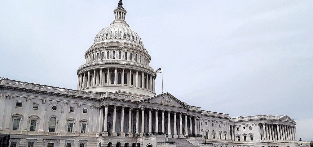 Сенат США проголосував за резонансний законопроєкт Трампа про податки та витрати